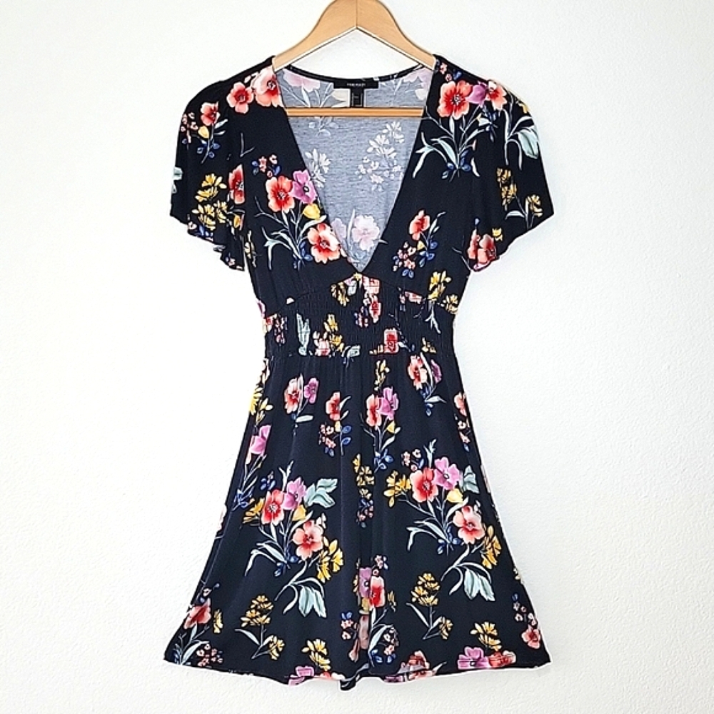 FOREVER 21 Black Floral Short Sleeve Fit and Flare Mini Dress sz S Empire Waist